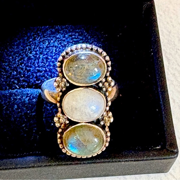 Sterling silver Crawler with Blue flash Labradorite and Moonstone. Size 8 - Picture 1 of 4